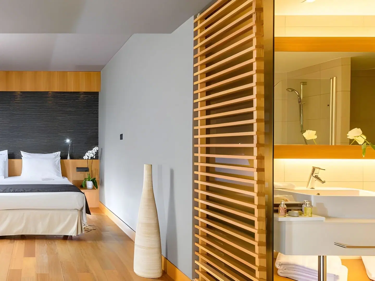 Alexander Beach ROOM_EXAMPLE