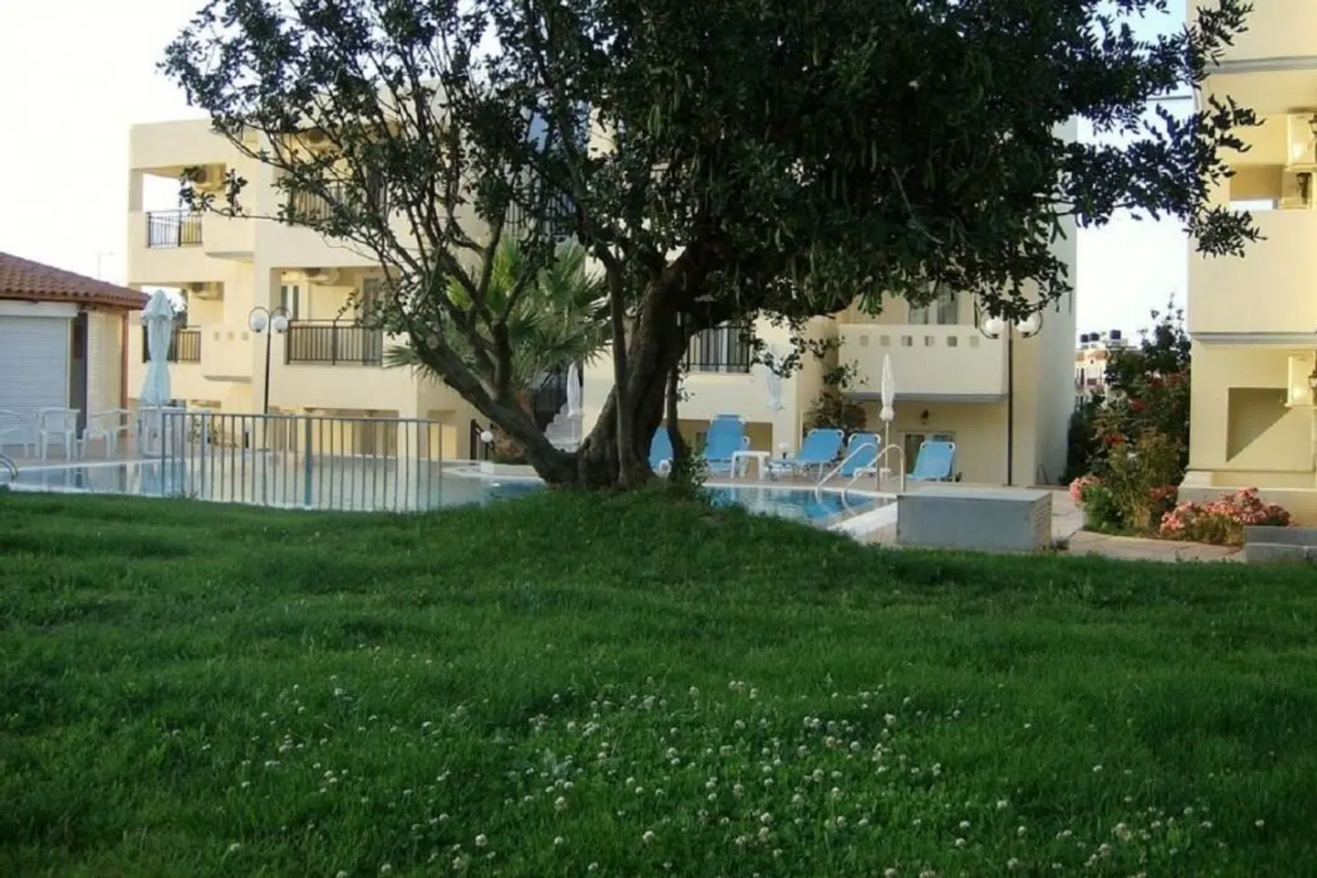 Sunshine Studios & Apartments Garten