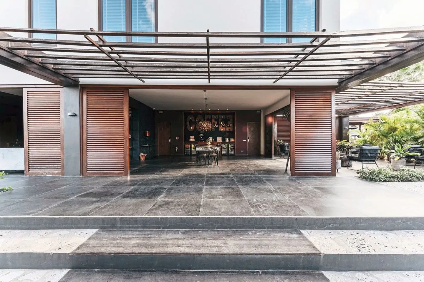 The Kontiki EXTERIOR