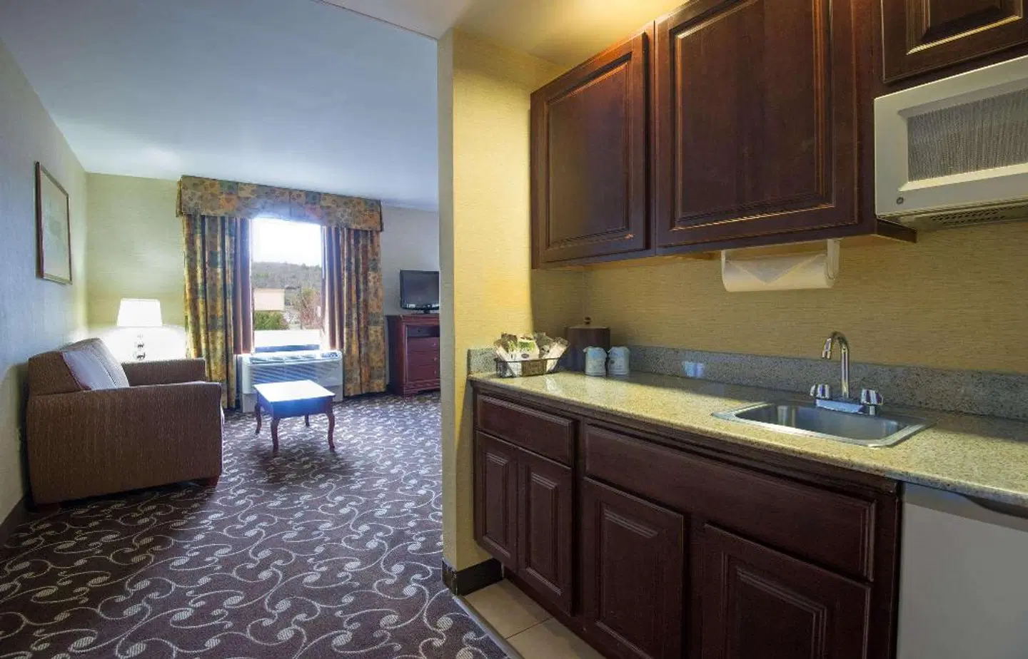 Hampton Inn Brattleboro ROOM_EXAMPLE