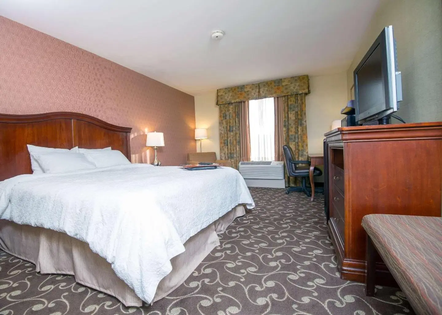 Hampton Inn Brattleboro ROOM_EXAMPLE