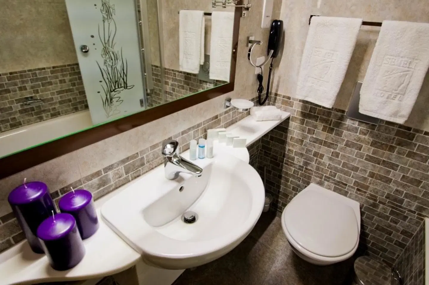 Semeli Hotel Badezimmer