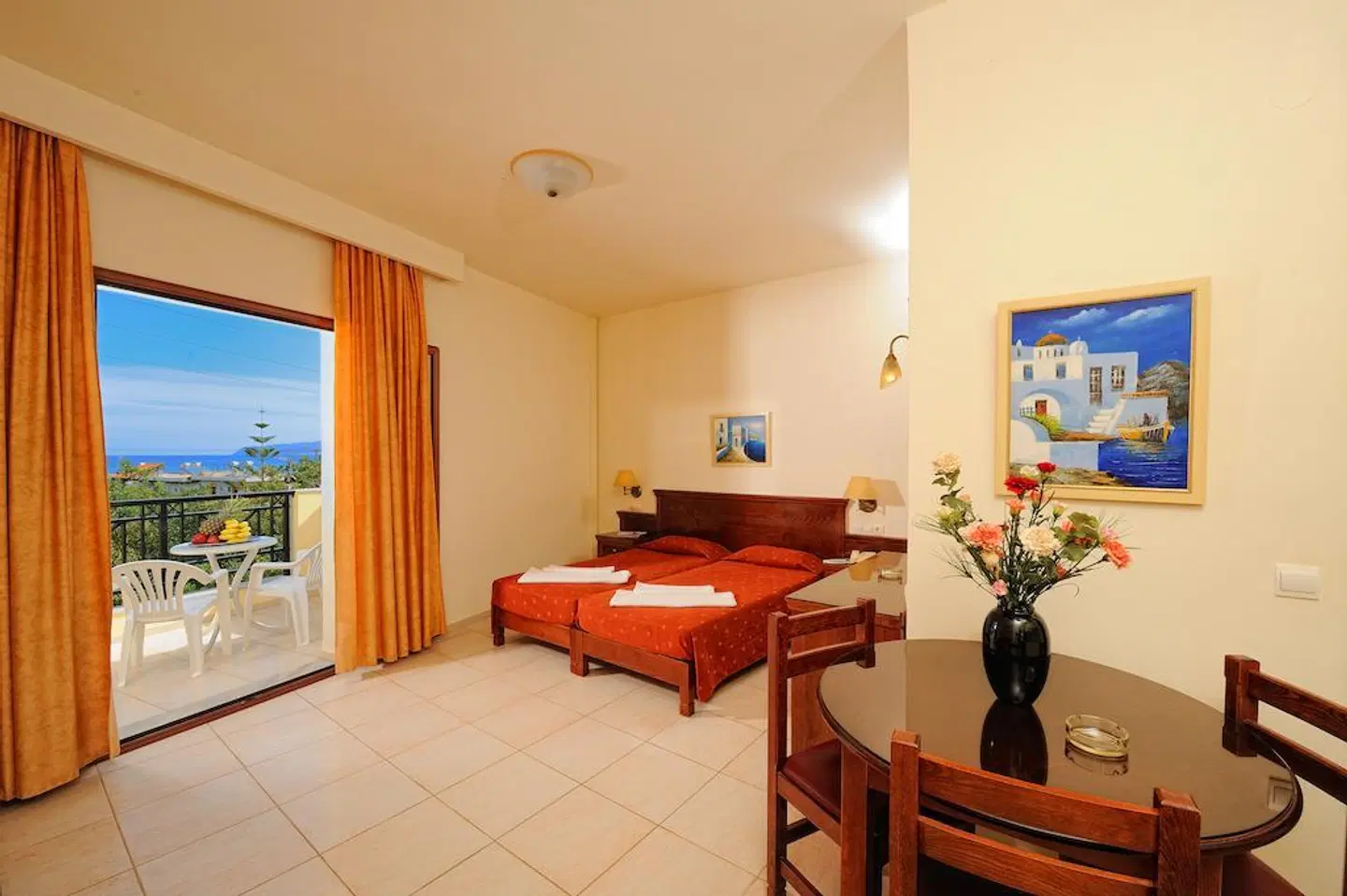 Maria Lambis ROOM_EXAMPLE