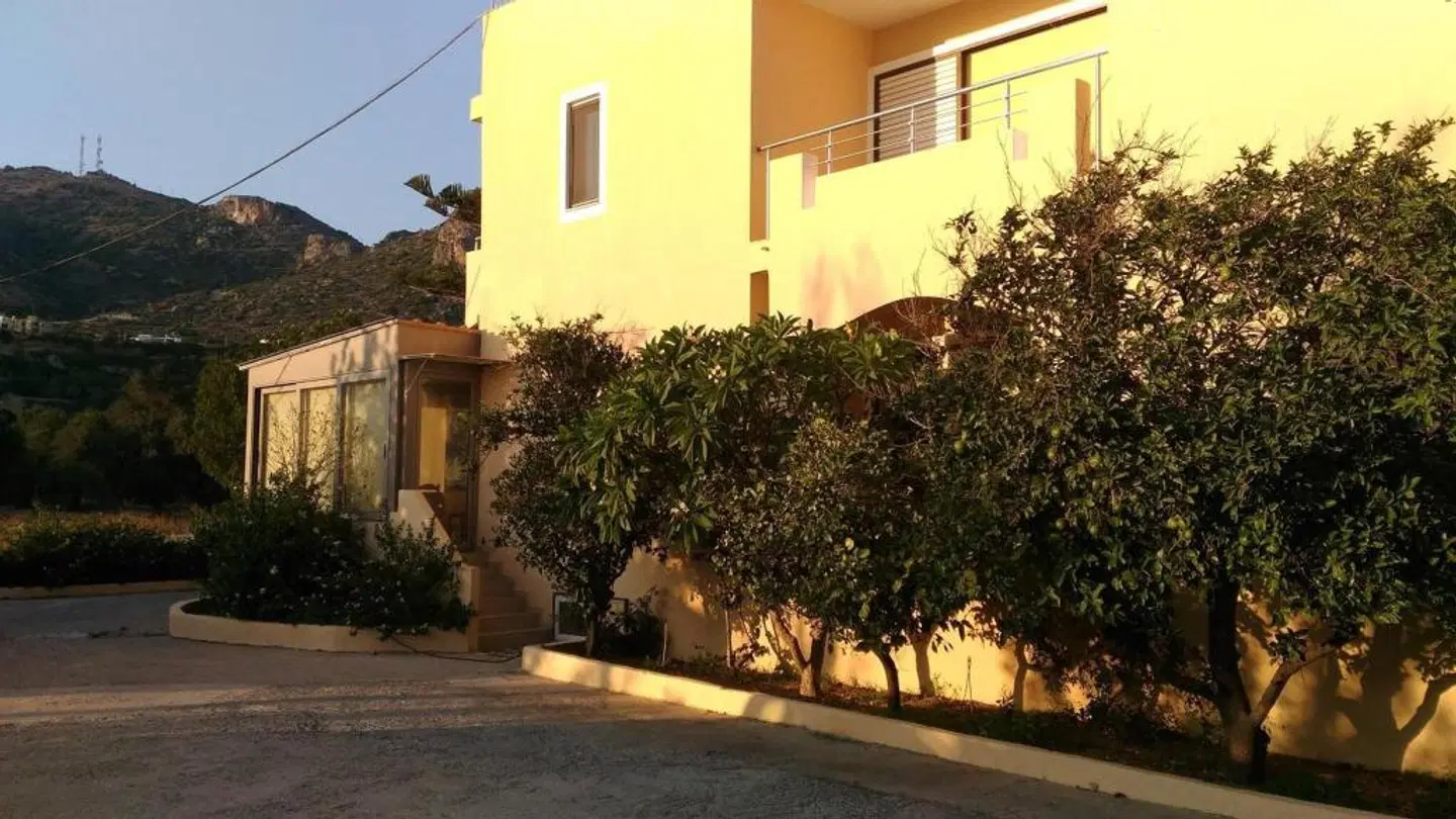 Hotel Aghas EXTERIOR