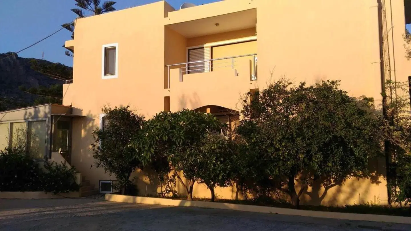 Hotel Aghas EXTERIOR