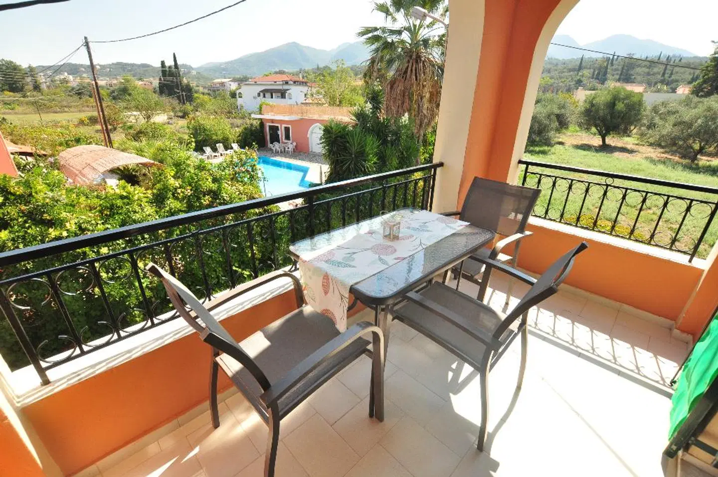 Elena Apartments Corfu Terrasse