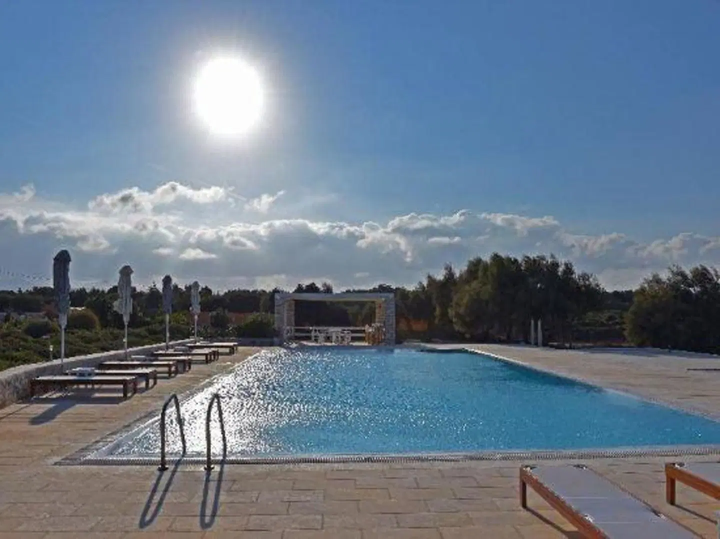 Ambassador Luxury Villas OUTDOOR_POOL