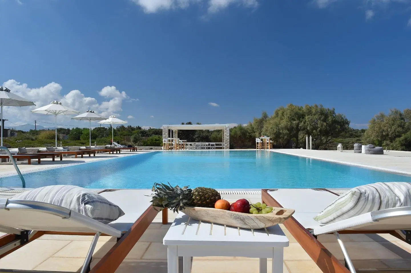 Ambassador Luxury Villas OUTDOOR_POOL