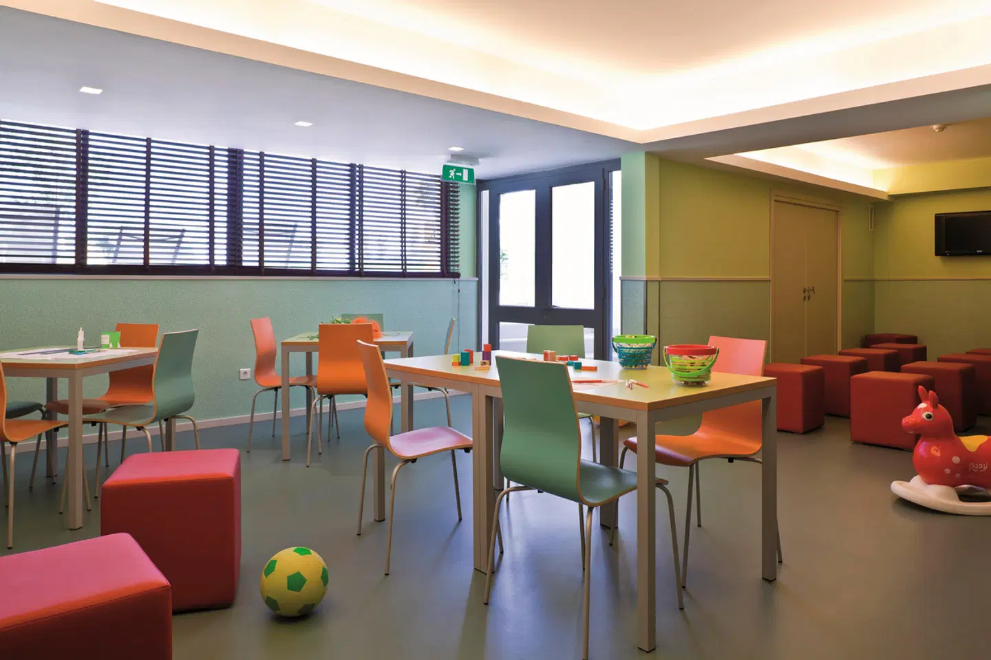 Ozadi Altura Beach Resort Bar