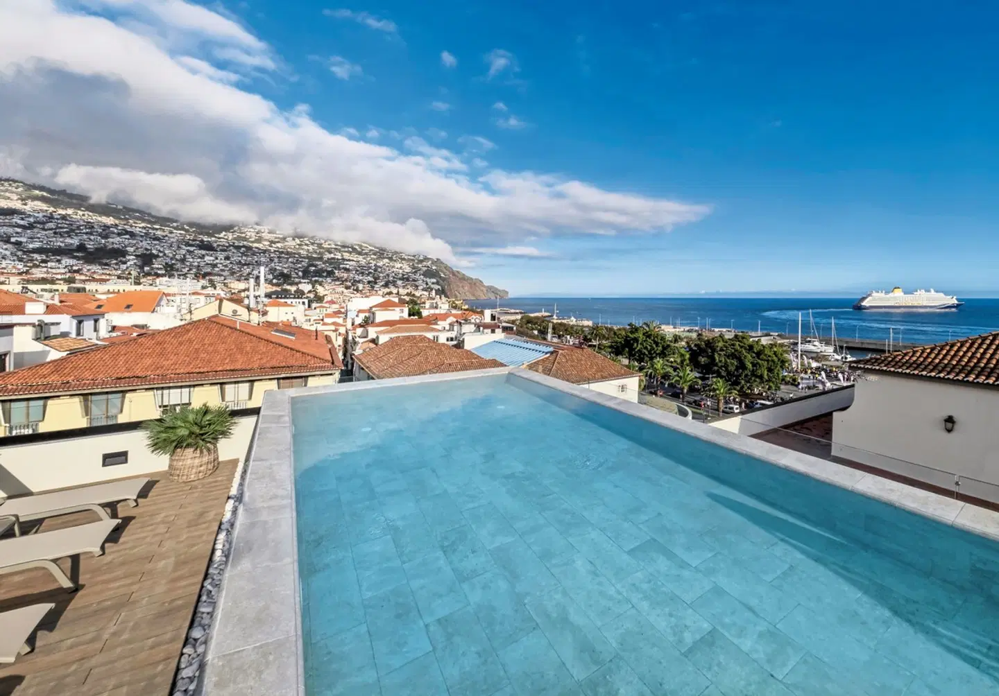 Barceló Funchal Oldtown OUTDOOR_POOL