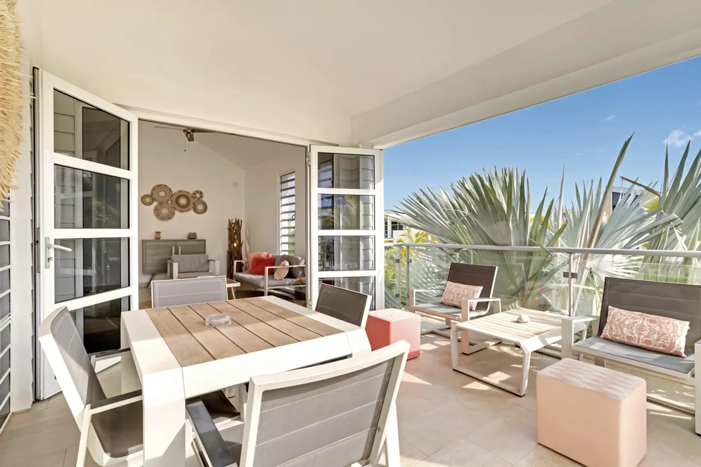 Delfins Beach Resort Bonaire, Tapestry Collection by Hilton Terrasse