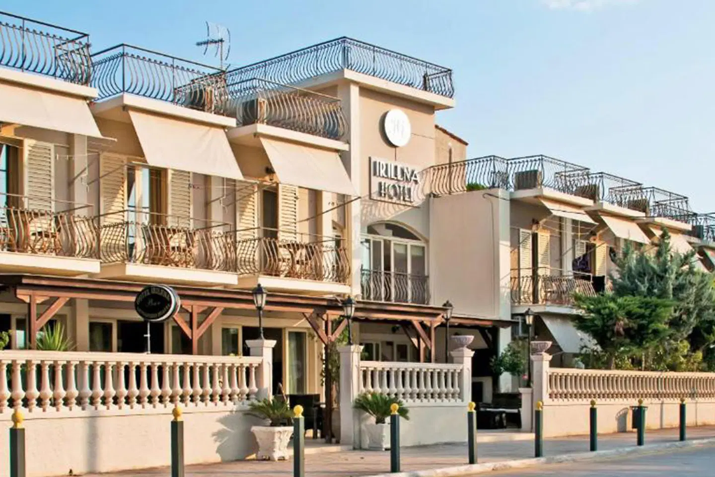 Irilena Hotel EXTERIOR