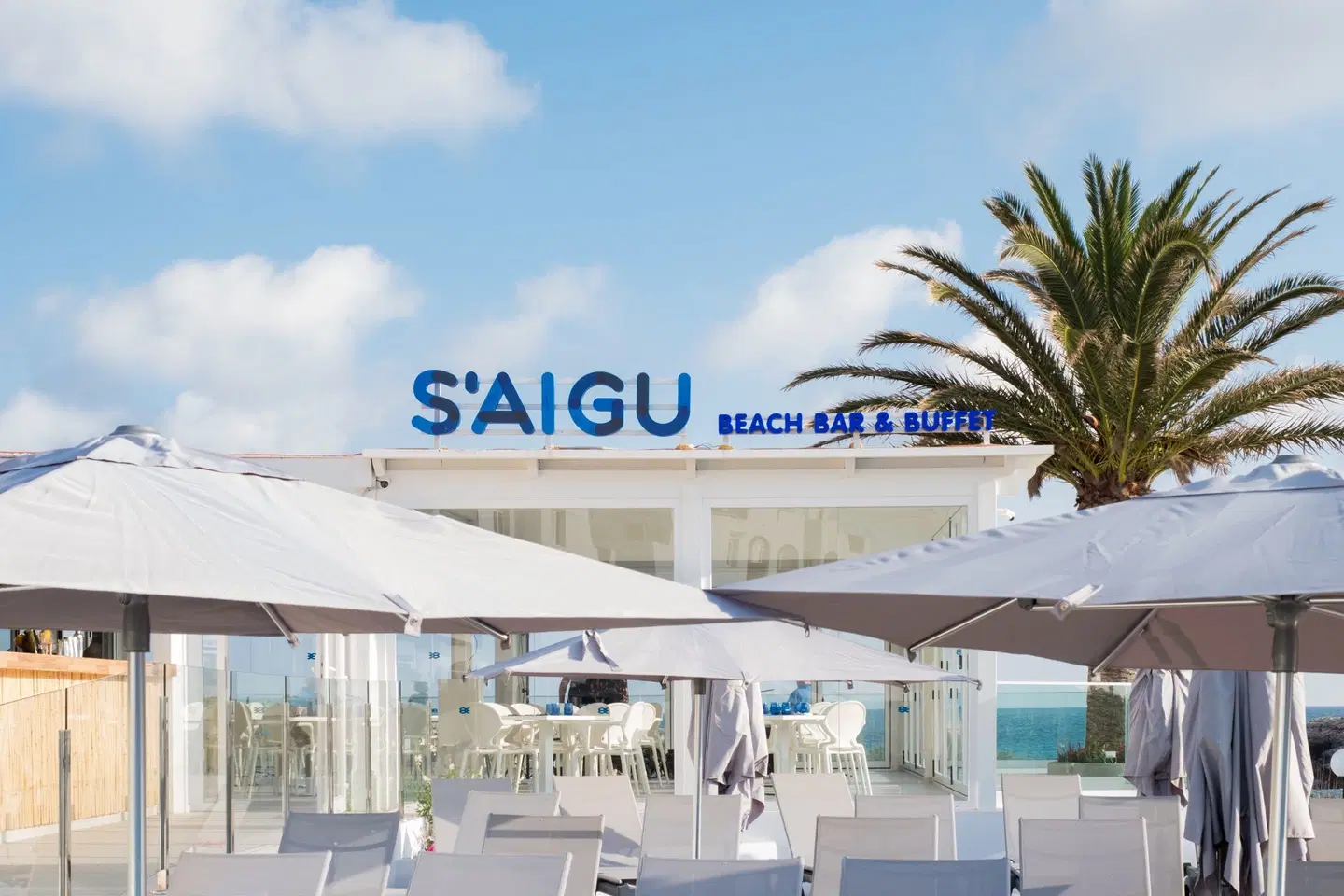 FERGUS Style Carema Beach EXTERIOR