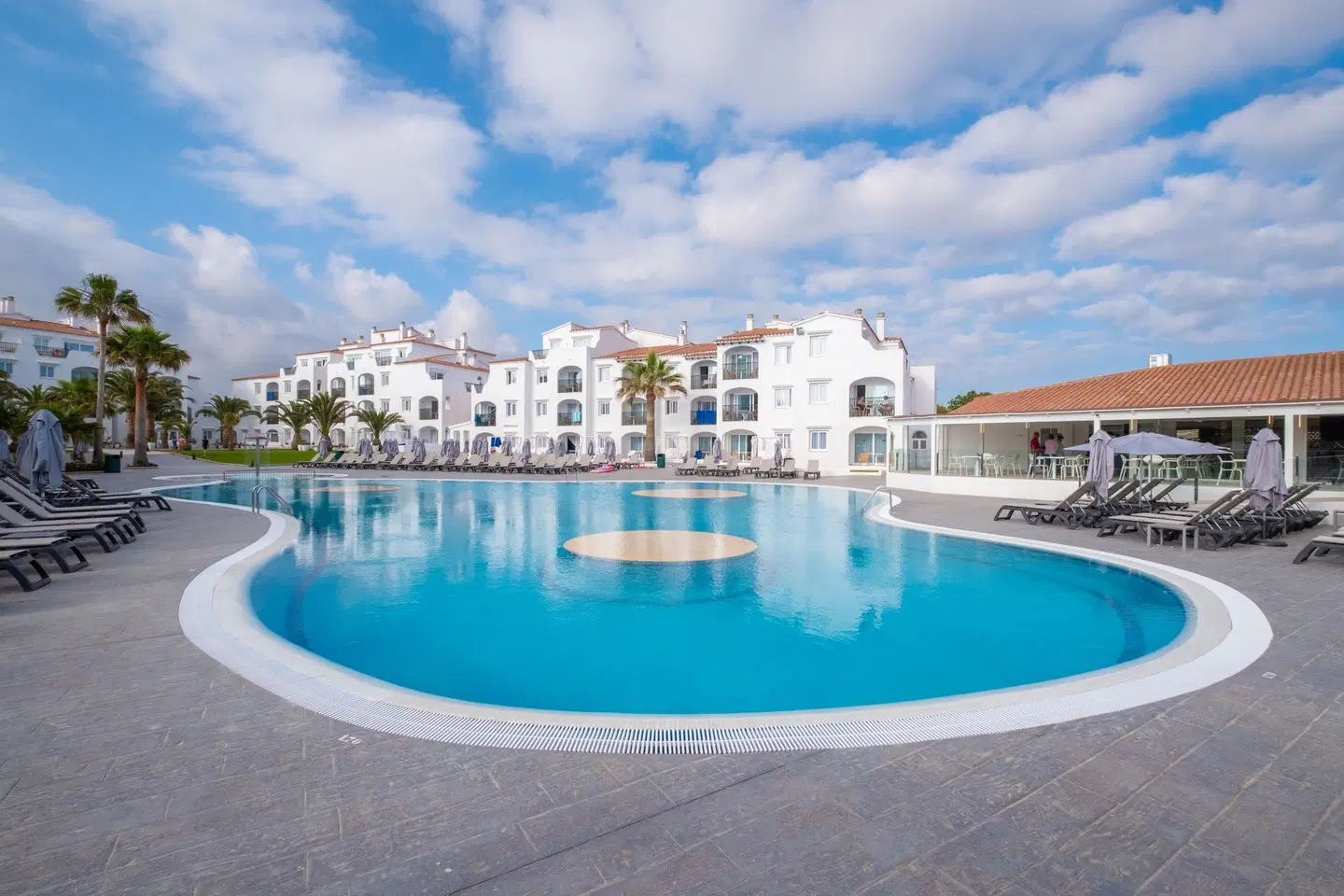 FERGUS Style Carema Beach OUTDOOR_POOL