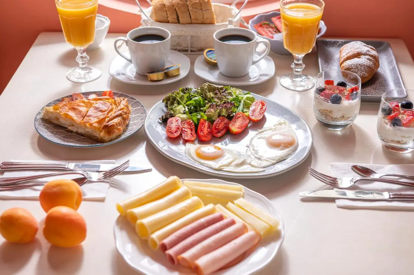 Ouzas Luxury Hotel Restaurant