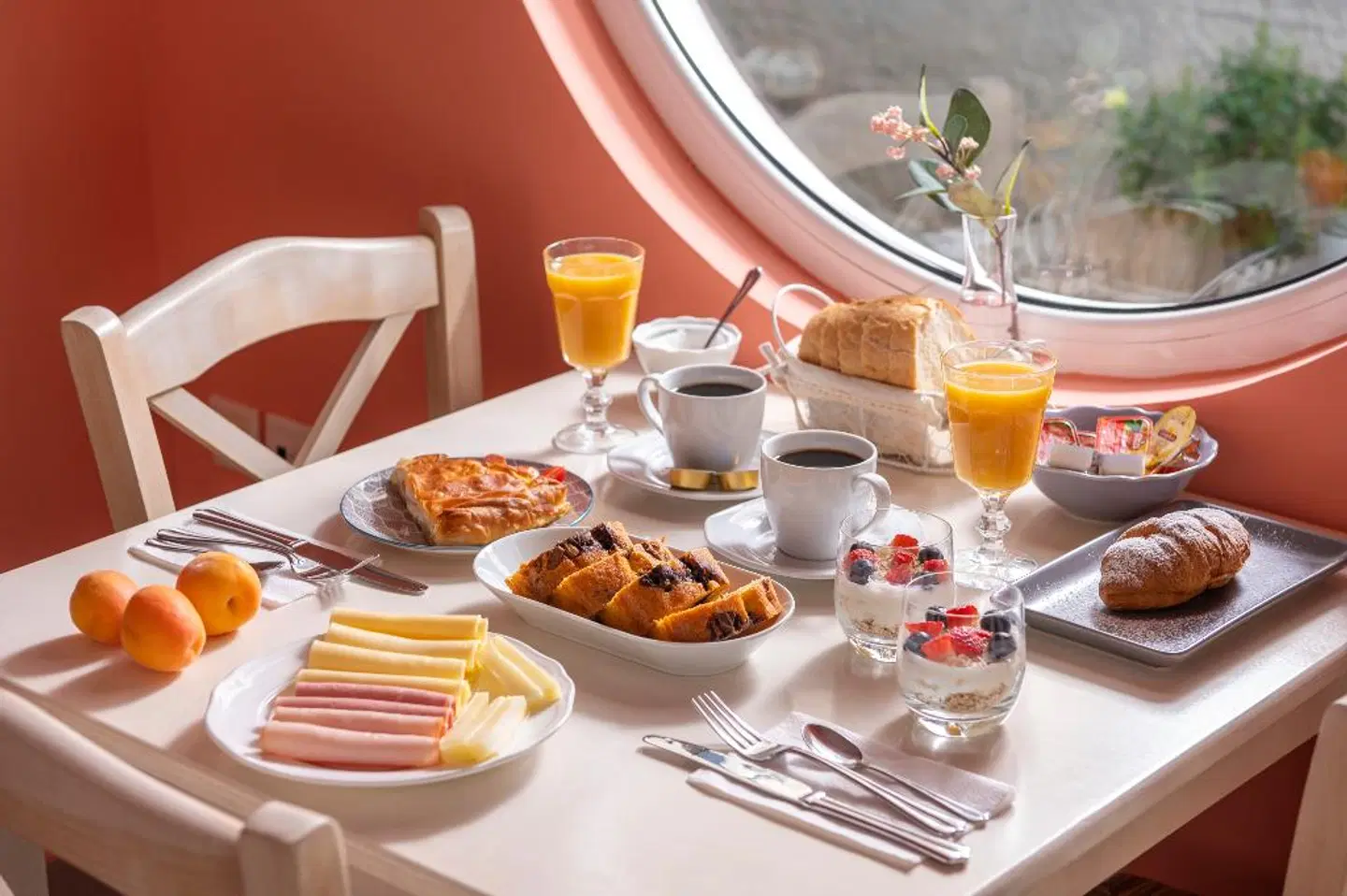 Ouzas Luxury Hotel Restaurant