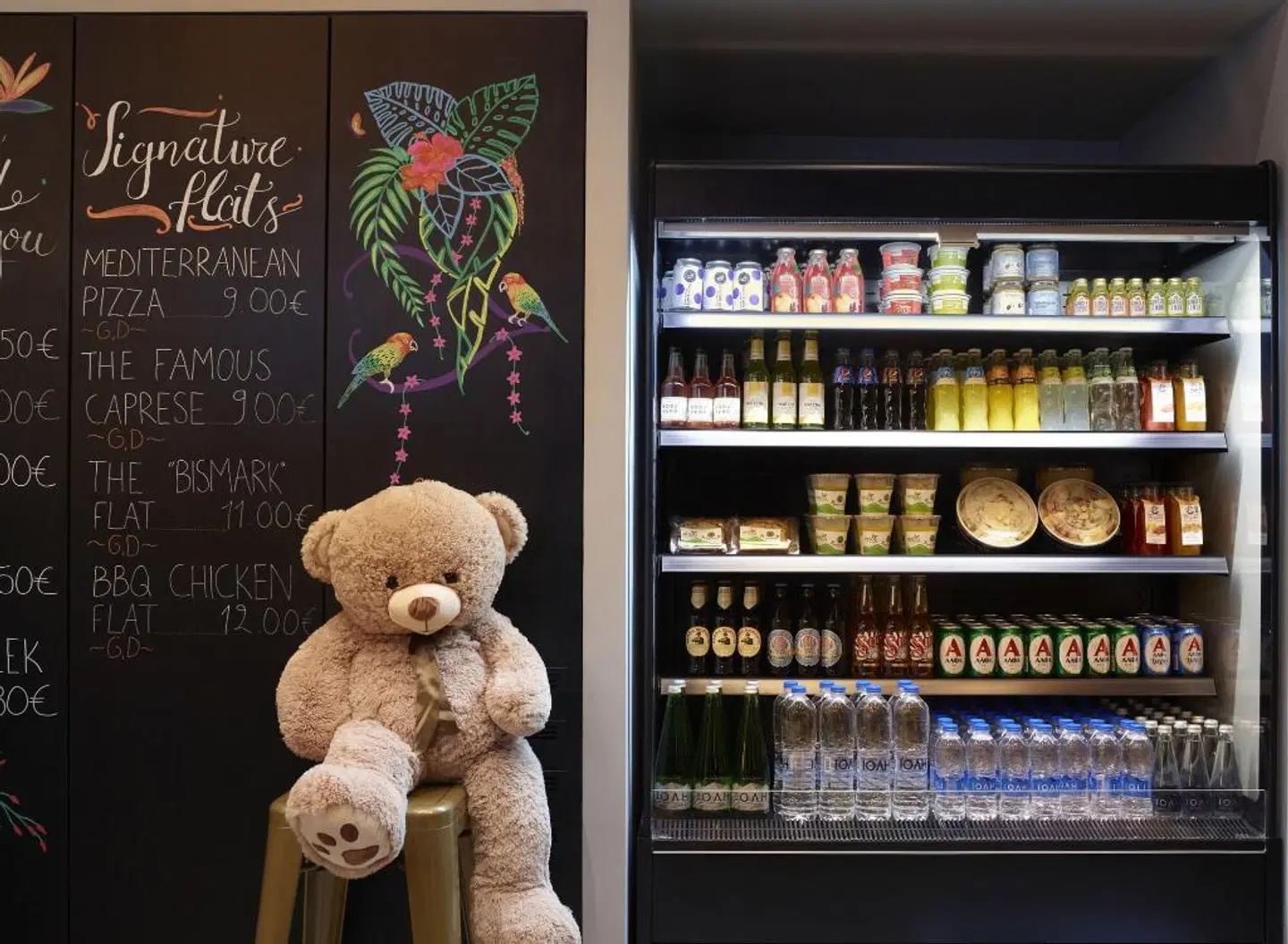 Moxy Athens City Tiere