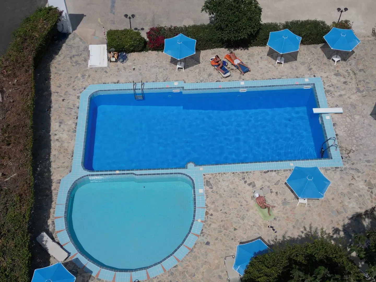 Valley Village OUTDOOR_POOL