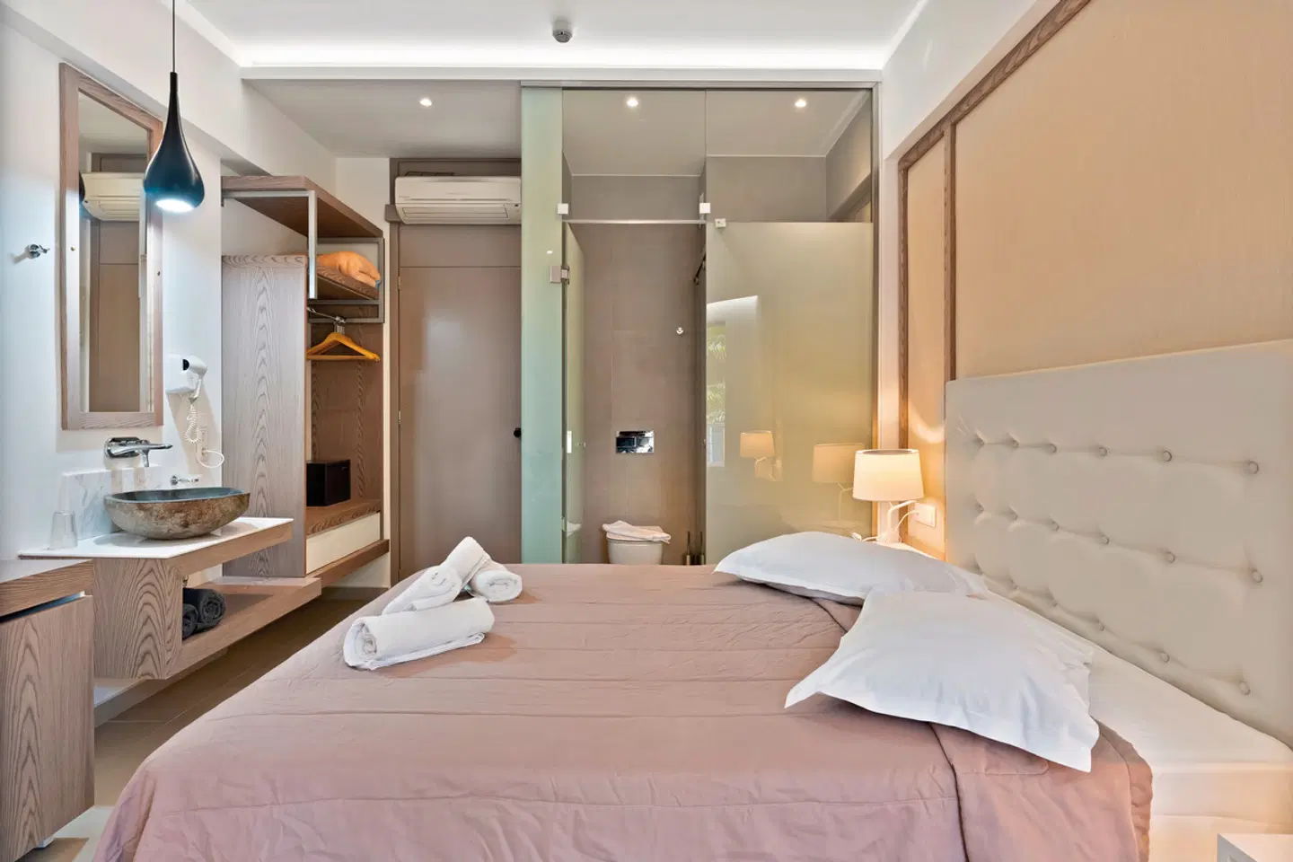 Eva Bay ROOM_EXAMPLE