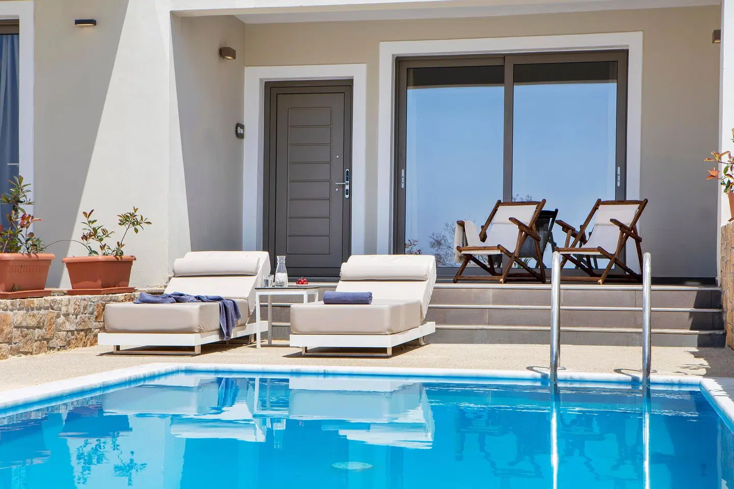 Zeus Eleva Ajul ROOM_EXAMPLE