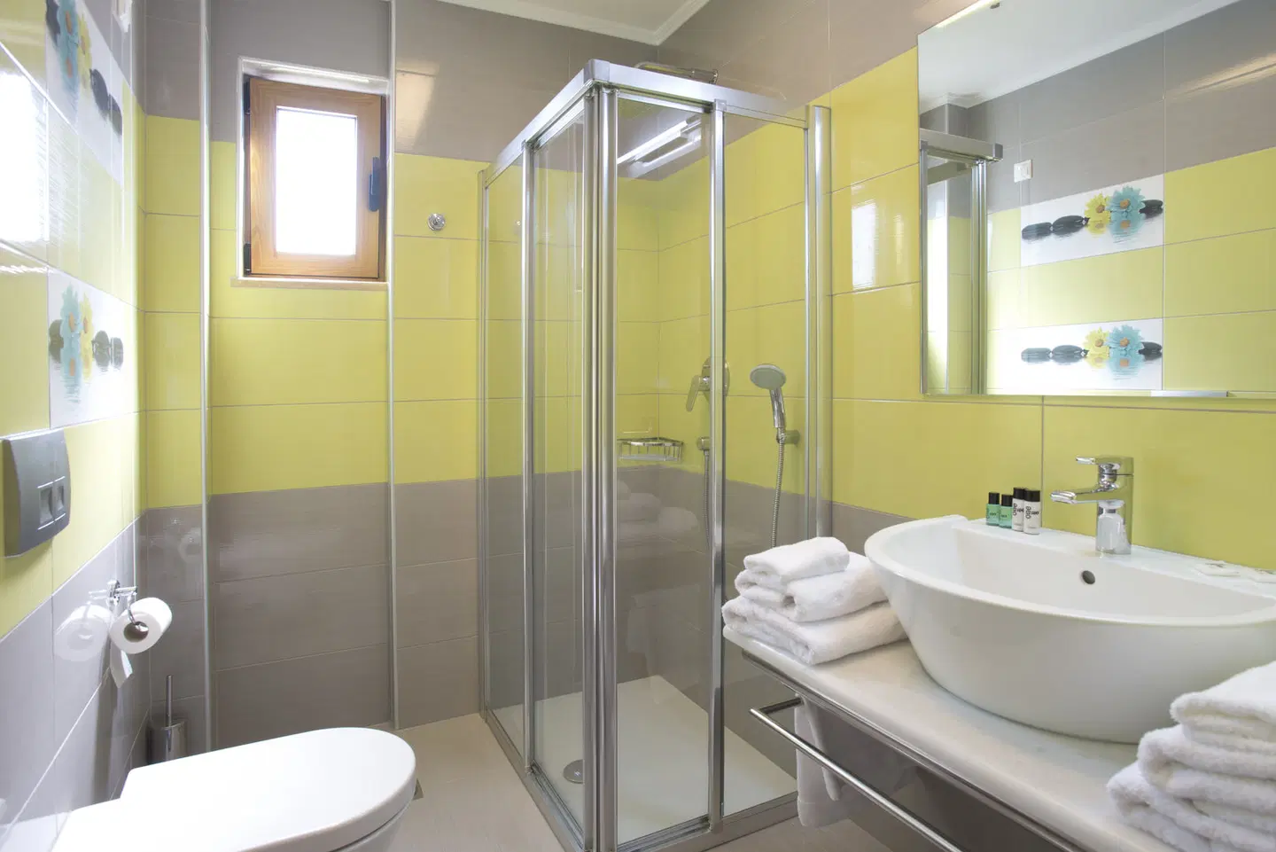 Niriides Luxury Villas Badezimmer