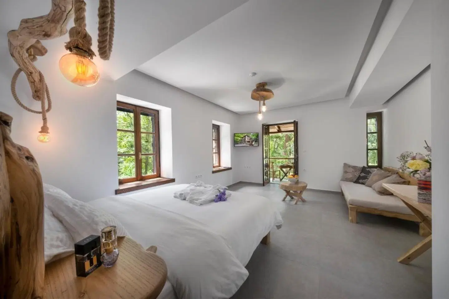 Palios Stathmos ROOM_EXAMPLE