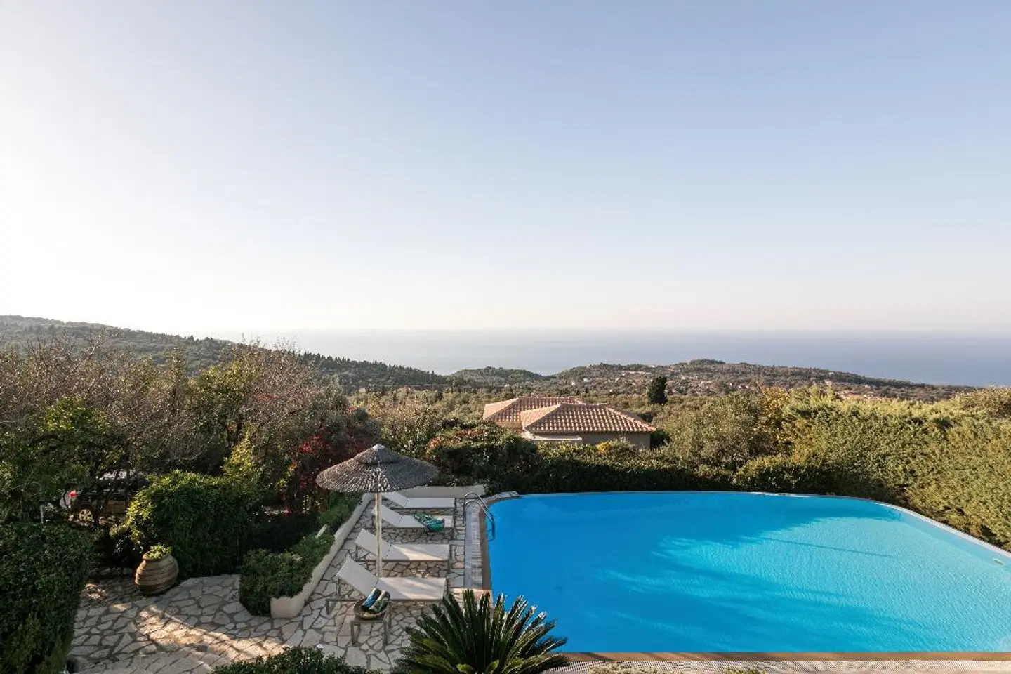 Artblue Villas OUTDOOR_POOL