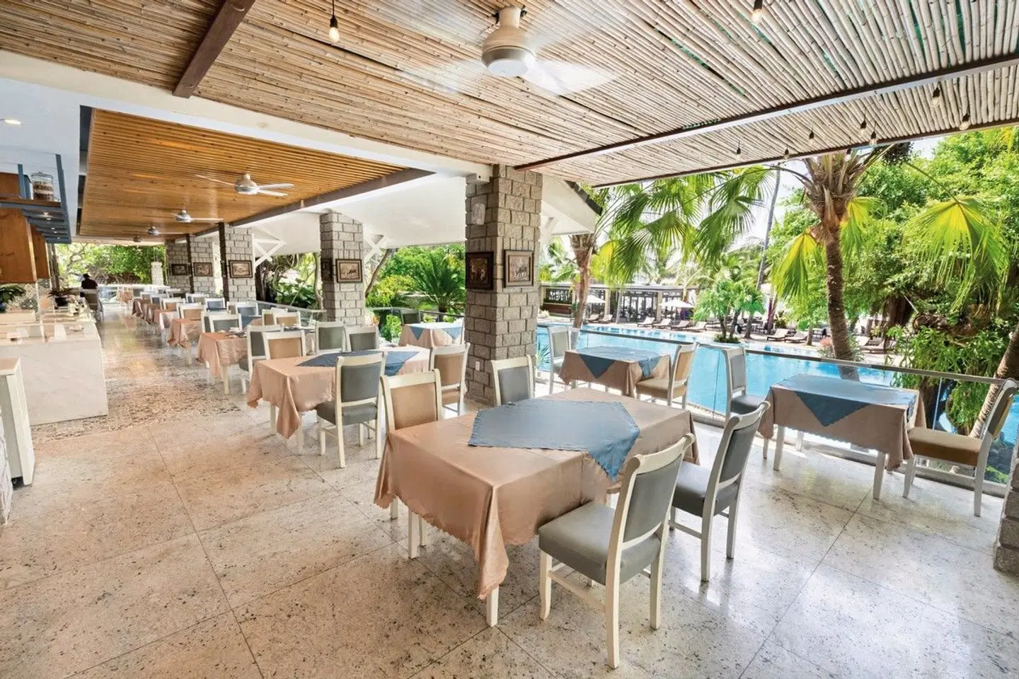 Hoang Ngoc Beach Resort Bar