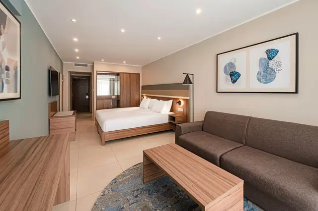 DoubleTree by Hilton Malta LOUNGE_LOBBY