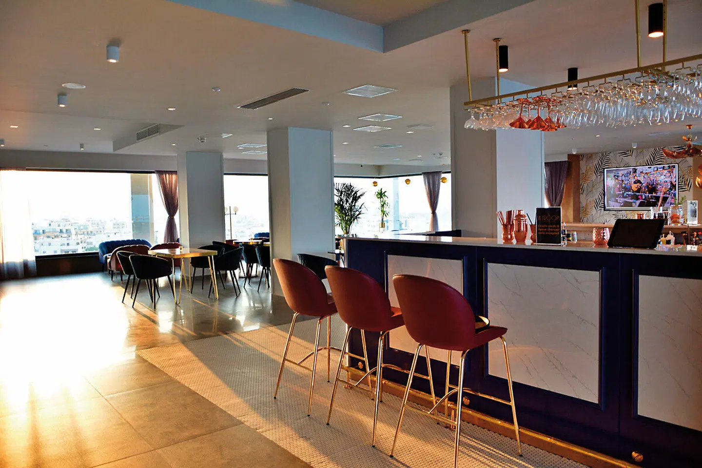 Preluna Hotel & Spa Bar