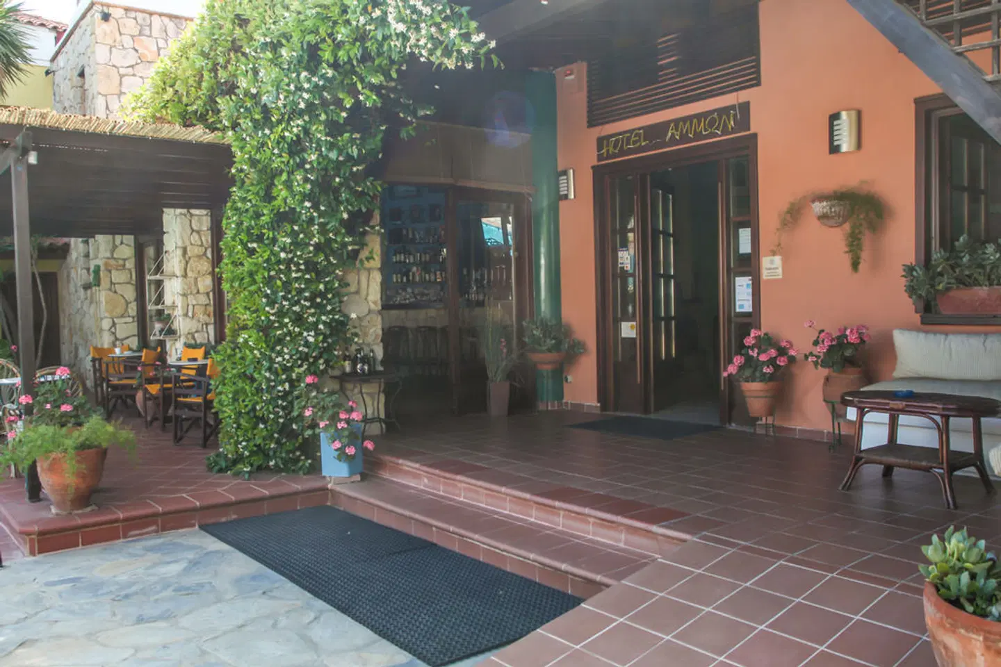 Ammon Garden Hotel EXTERIOR