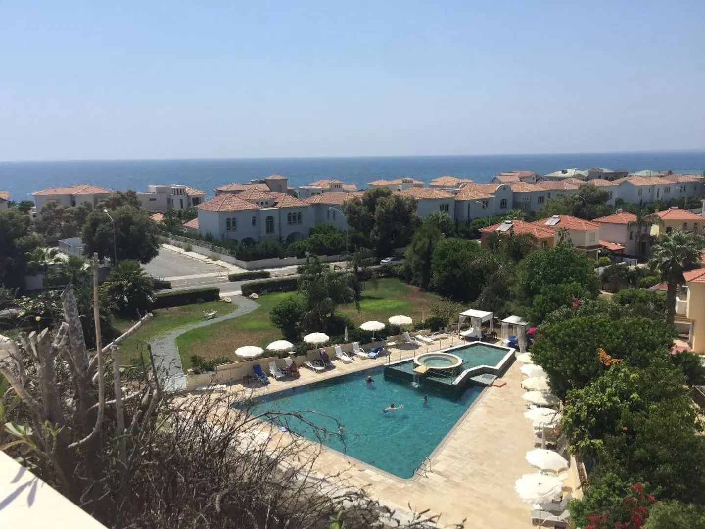 E-Hotel Spa & Resort OUTDOOR_POOL