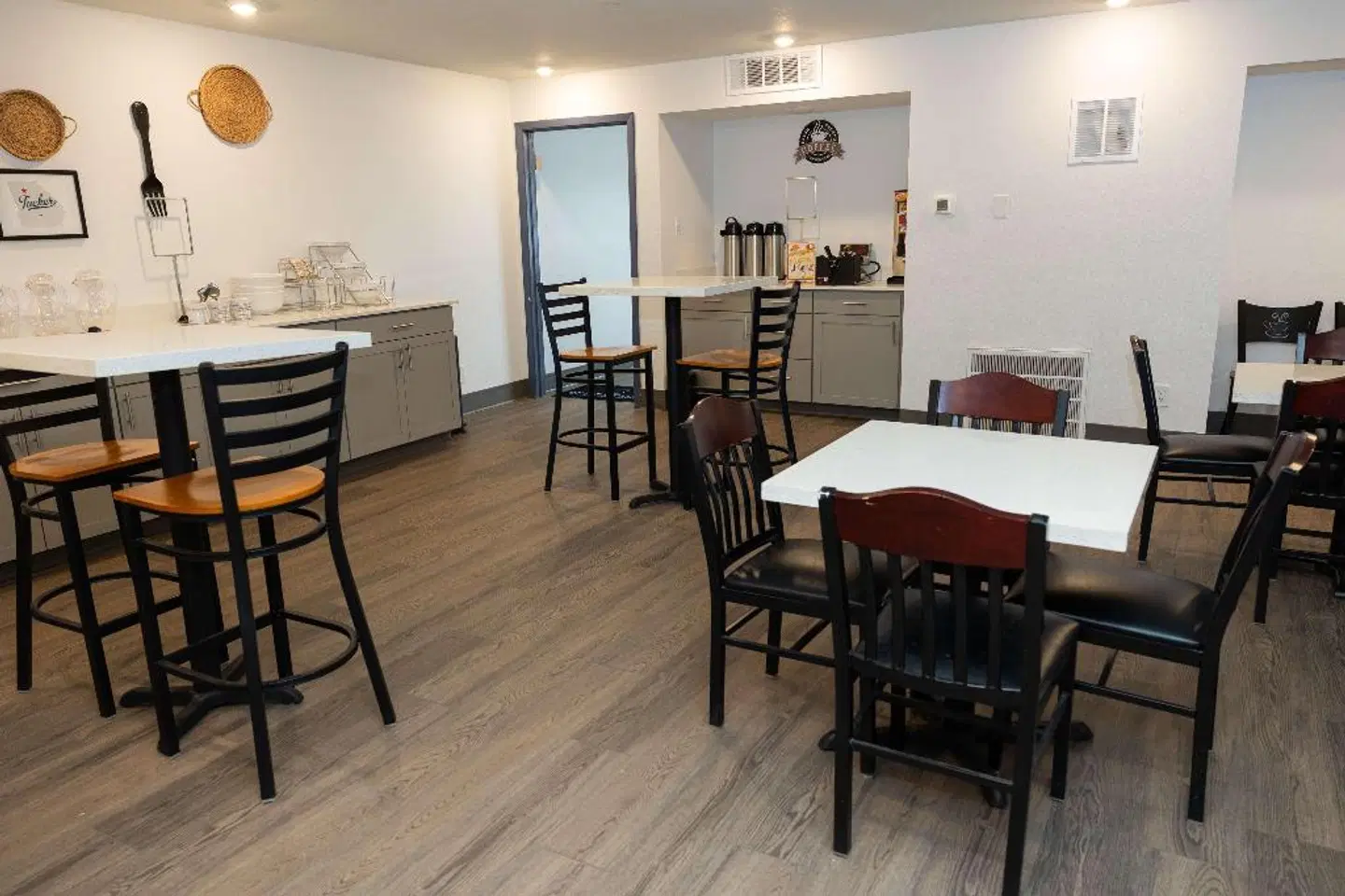 Bhagat Hotels Stone Mountain Atlanta BW Signature Collection ROOM_EXAMPLE