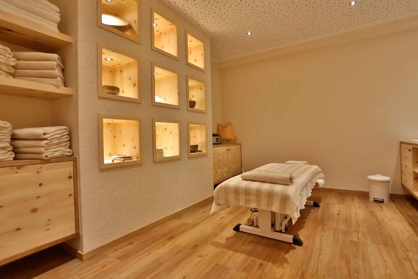 Astoria HEALTH_BEAUTY