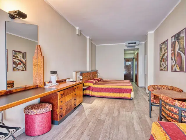 Cristina LOUNGE_LOBBY