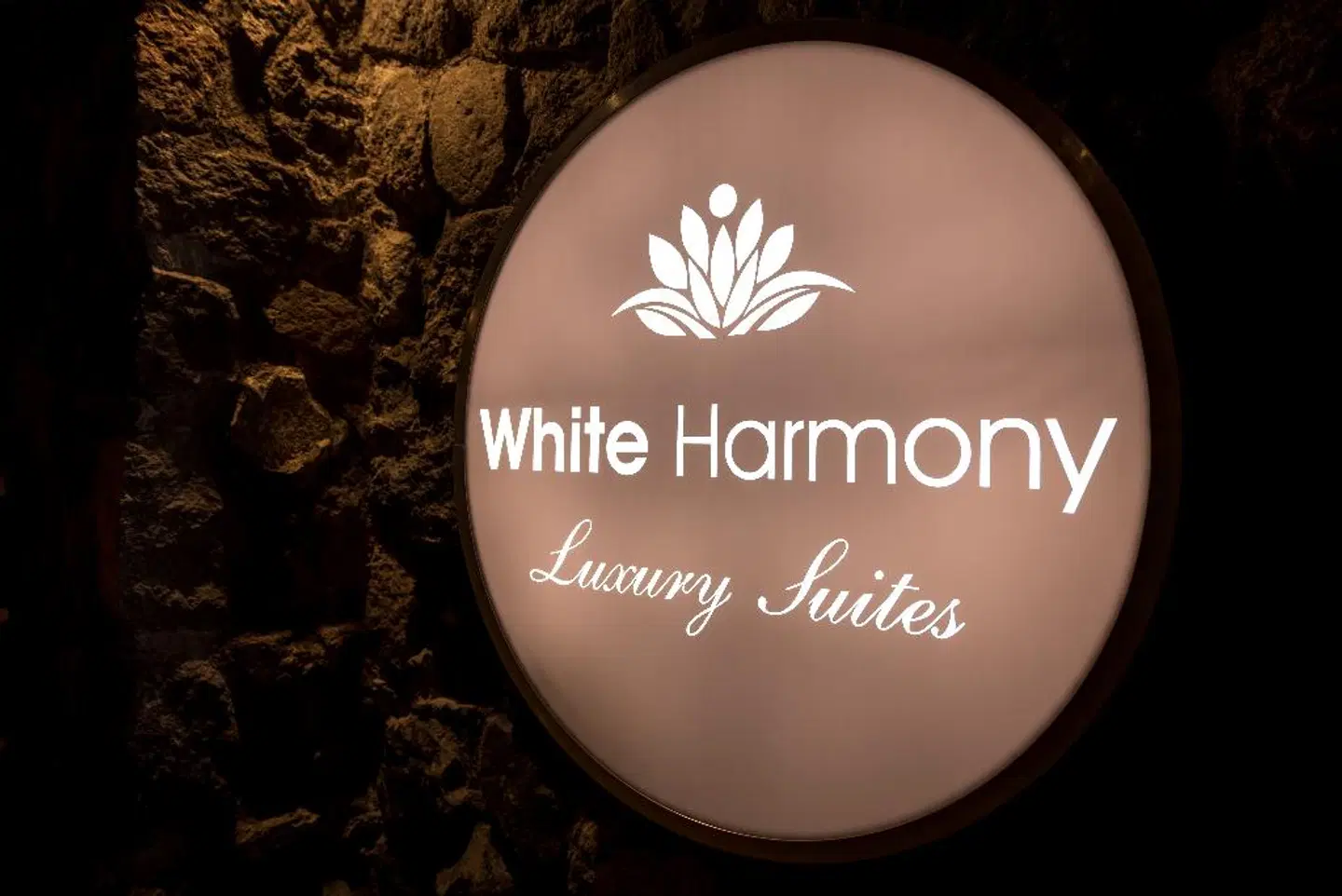White Harmony Suites EXTERIOR