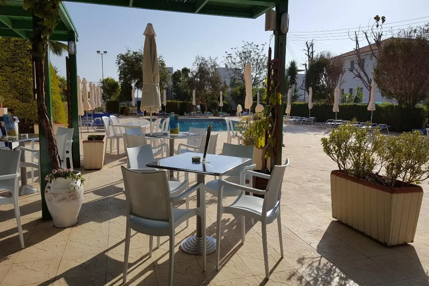 Mandalena Hotel Apartments Terrasse