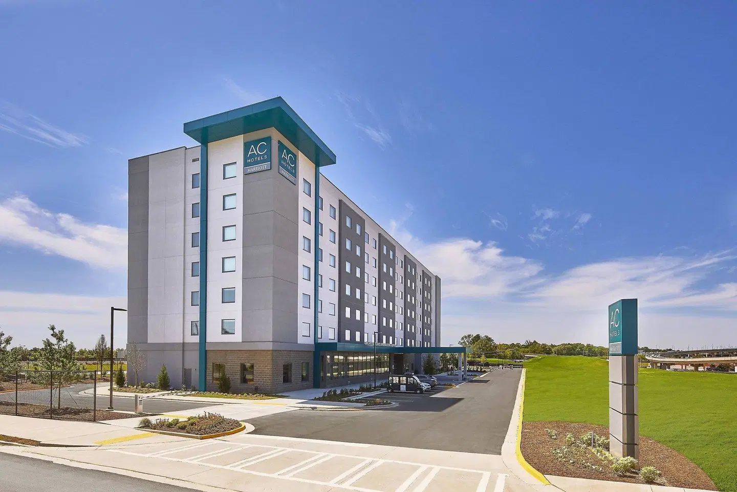 AC Hotel by Marriott Atlanta Airport Gateway EXTERIOR