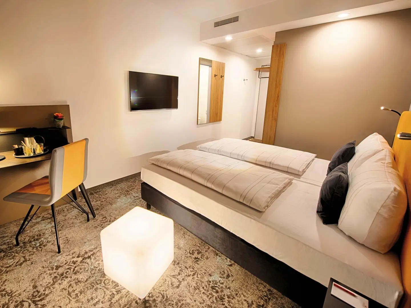 LOGINN Hotel Leipzig ROOM_EXAMPLE