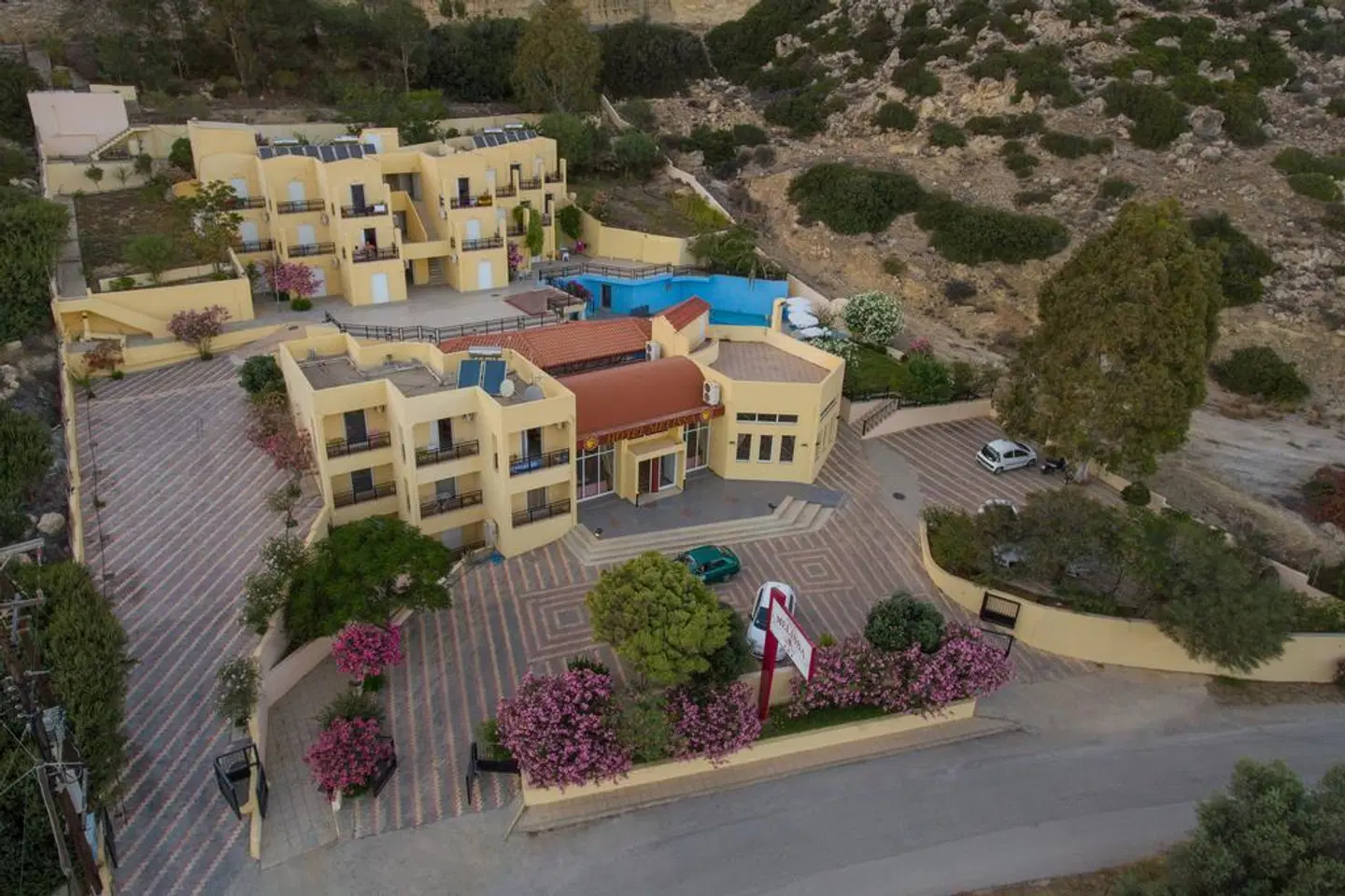 Melissa Hotel EXTERIOR