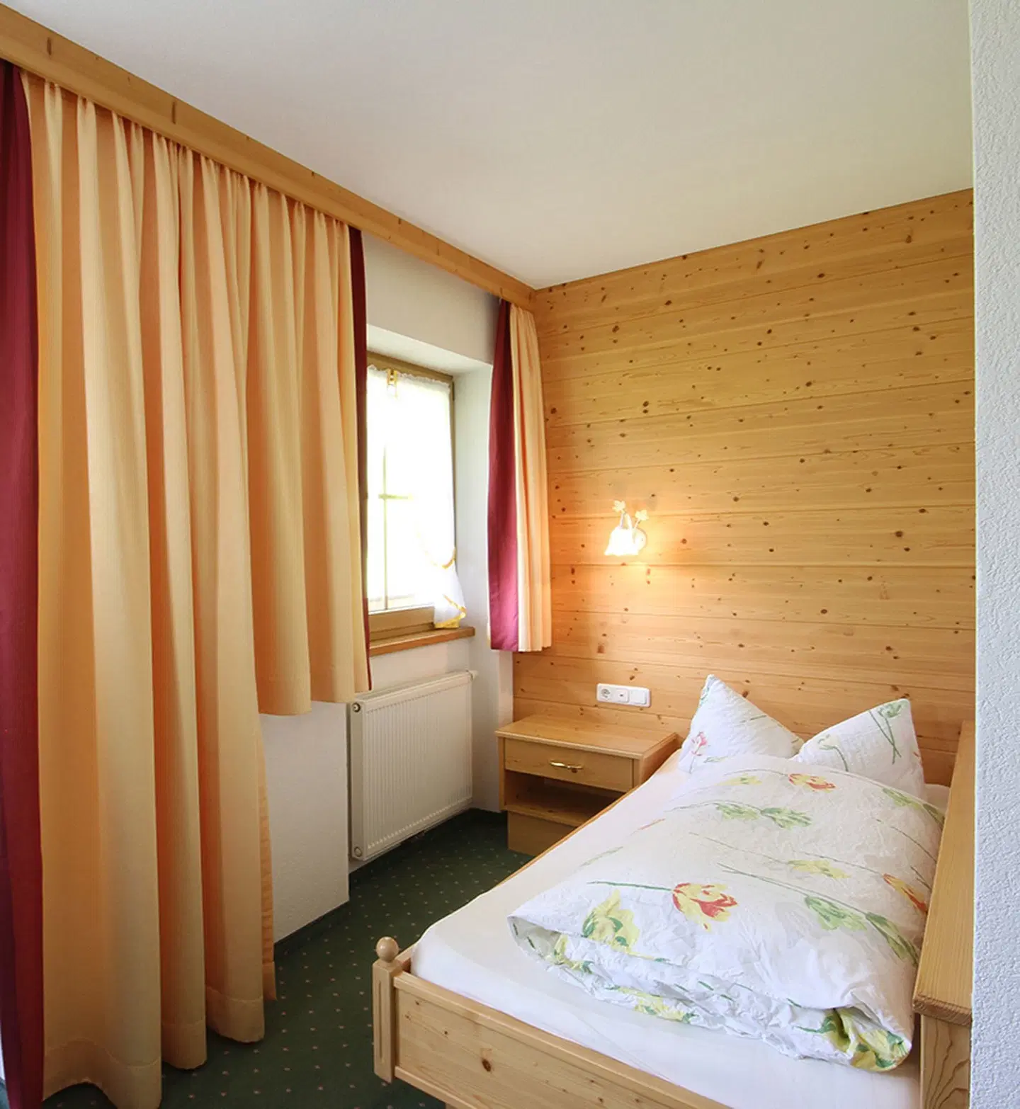 Thaneller ROOM_EXAMPLE