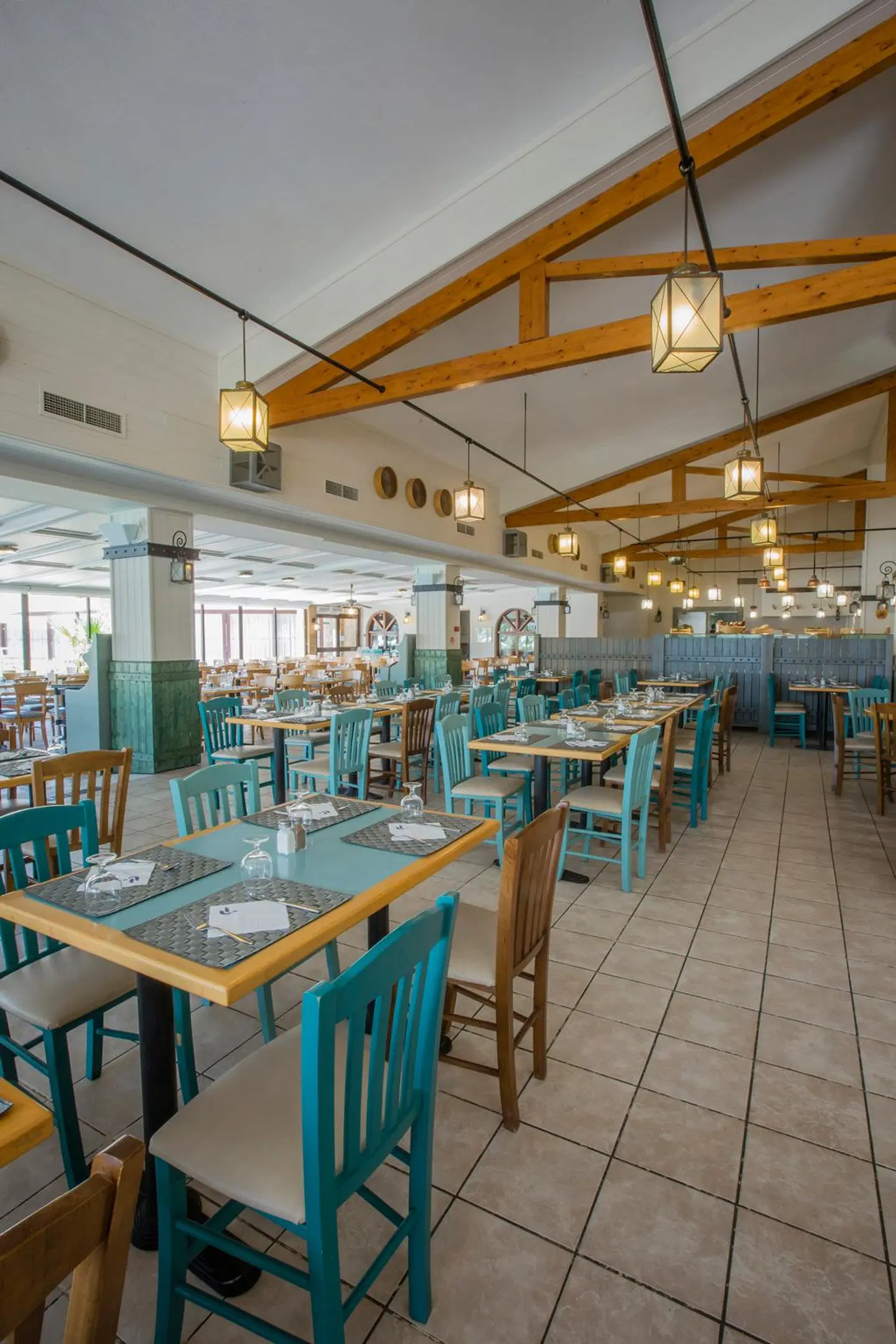 Golden Coast Hotel & Bungalows Restaurant