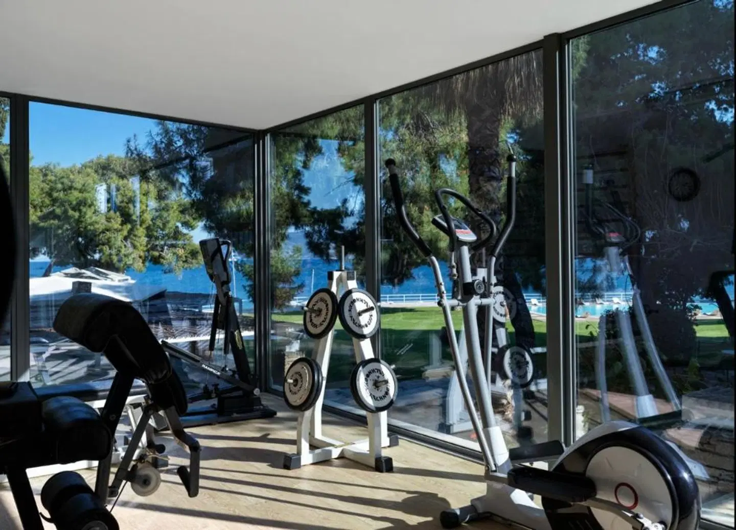 Kalamaki Beach SPORTS_AND_LEISURE