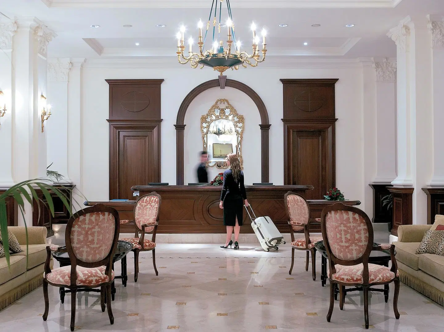 Larissa Imperial LOUNGE_LOBBY