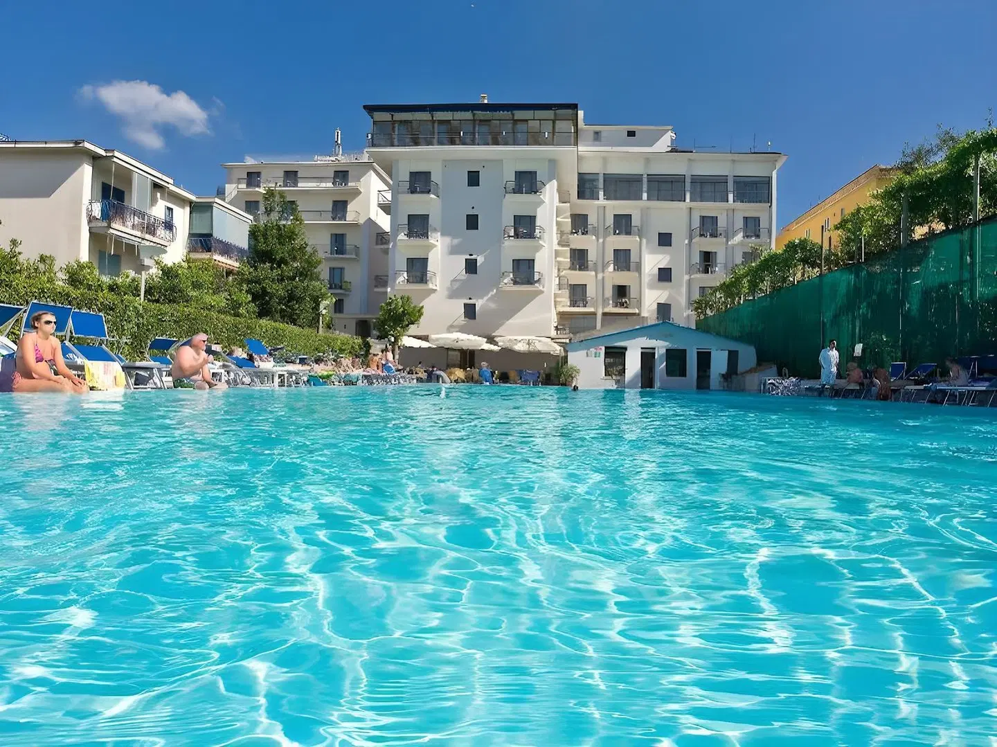 Grand Hotel Flora OUTDOOR_POOL