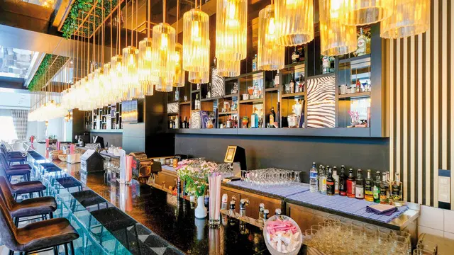 Seaden Sea World Resort & Spa Bar