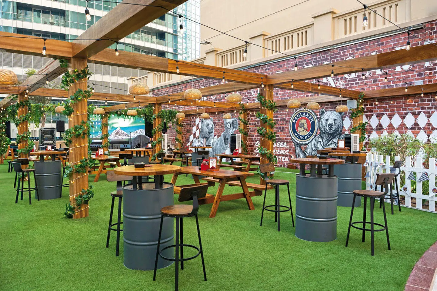 Mövenpick Hotel Jumeirah Beach Bar