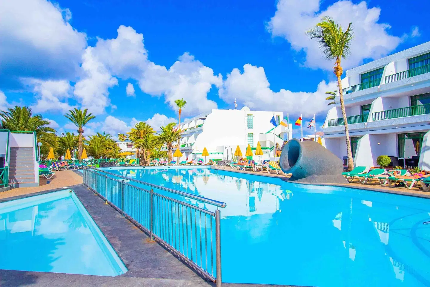 Apartamentos La Peñita OUTDOOR_POOL