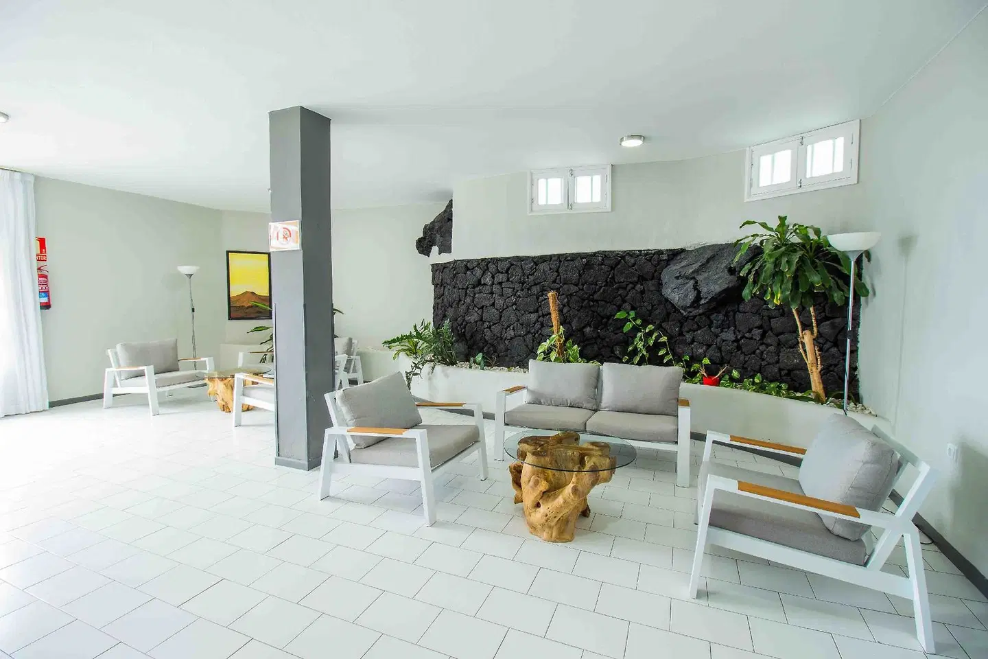 Apartamentos La Peñita Terrasse