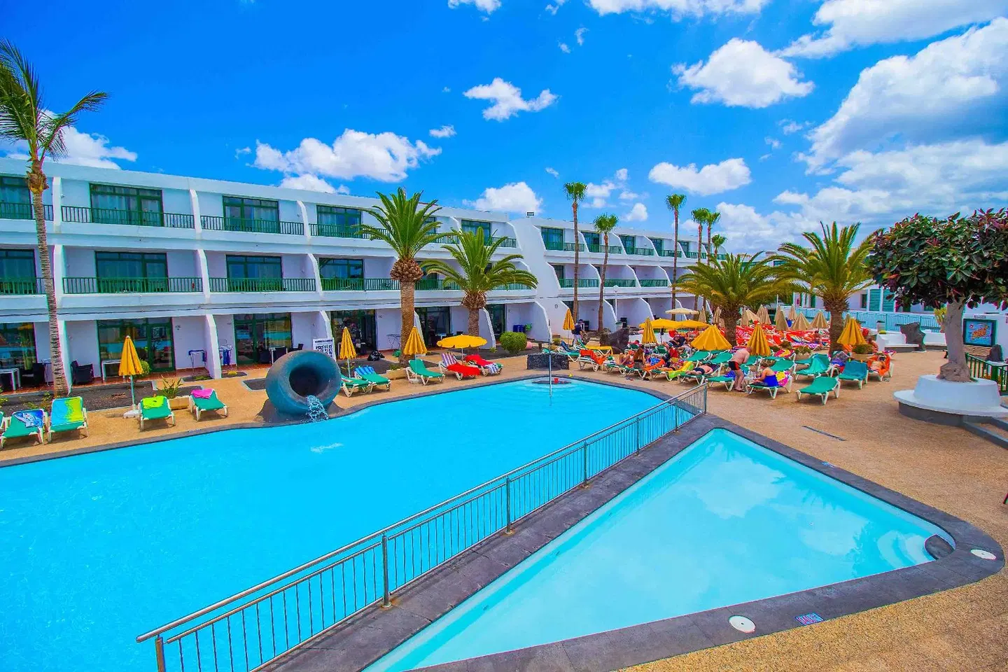 Apartamentos La Peñita OUTDOOR_POOL